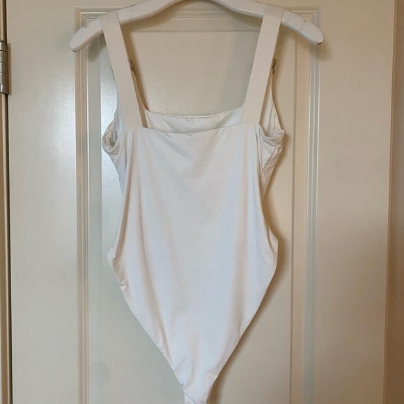Tiger Mist Buckle Bodysuit. Size M. White. Double lined, athletic/stretchy. - Picture 2 of 5